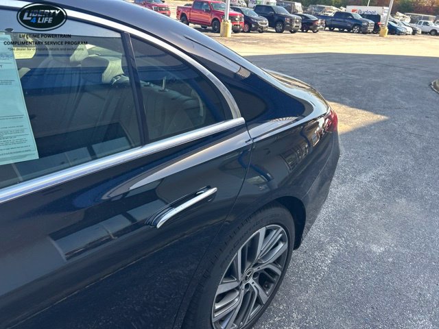 Used 2024 Mercedes-Benz E 350 4MATIC Sedan image 3