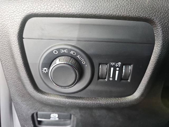 Used 2024 Jeep Grand Cherokee Altitude AWD/4WD image 25