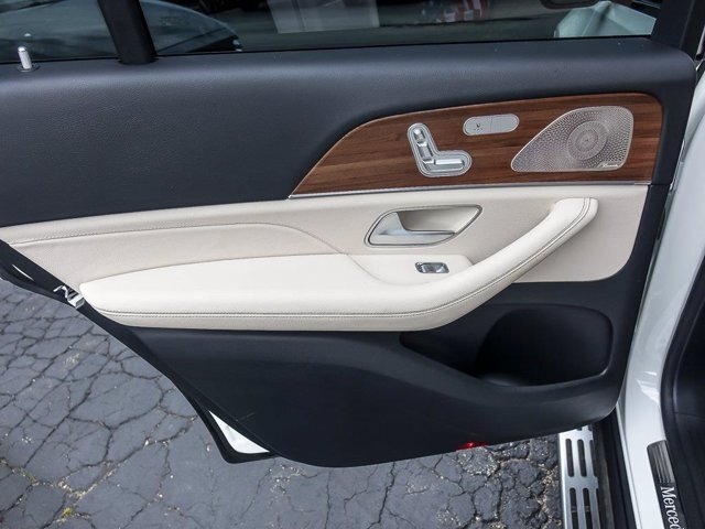 Used 2023 Mercedes-Benz GLS 450 4MATIC image 30