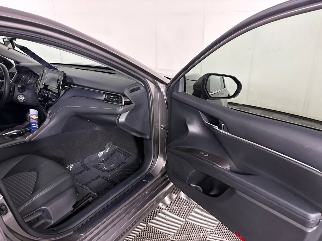 Used 2024 Toyota Camry SE FWD image 33