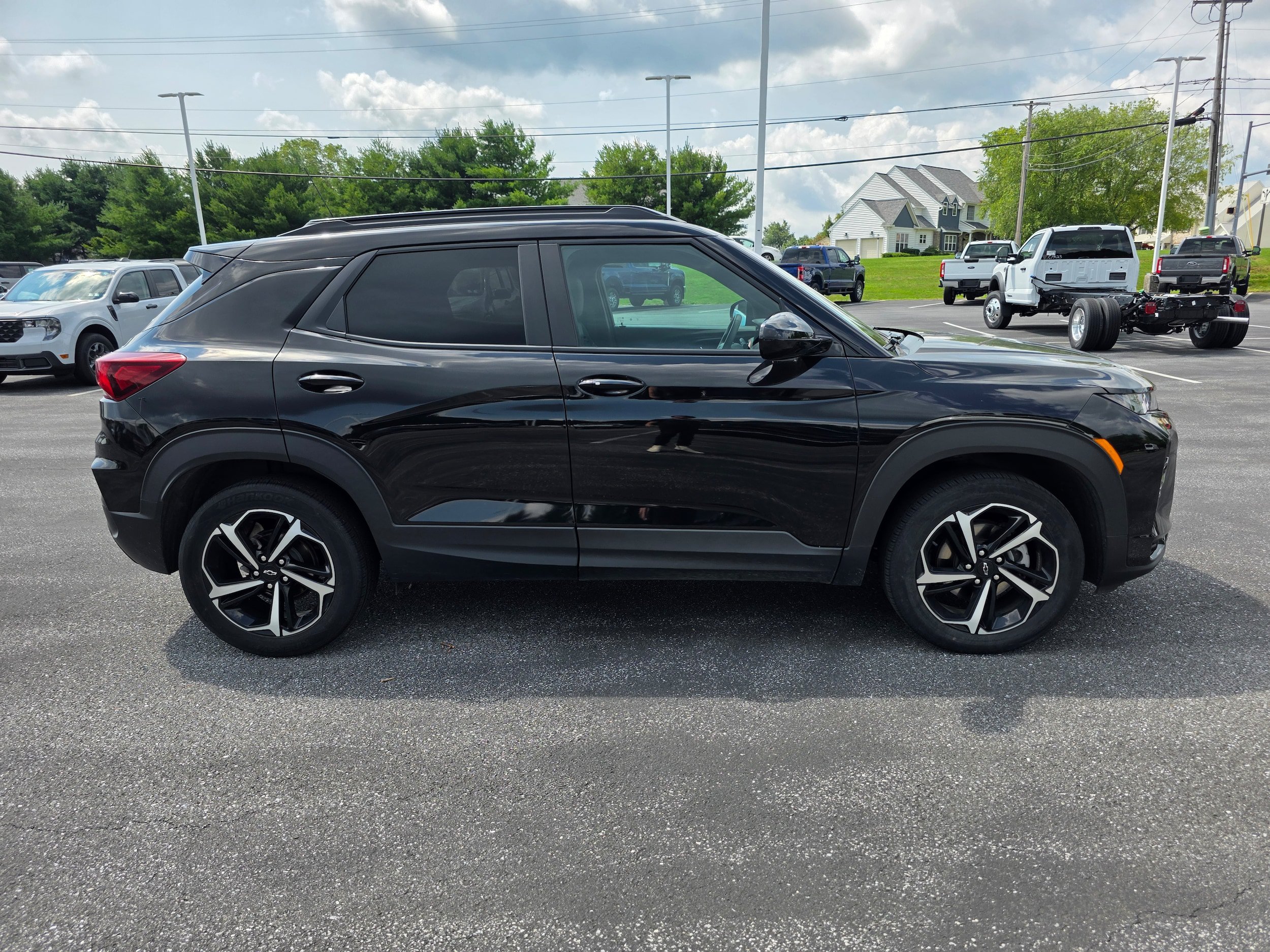 Used 2023 Chevrolet TrailBlazer RS w/ Sun and Liftgate Package AWD/4WD image 4
