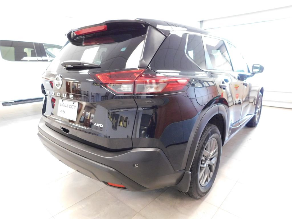 Used 2021 Nissan Rogue S AWD/4WD image 7