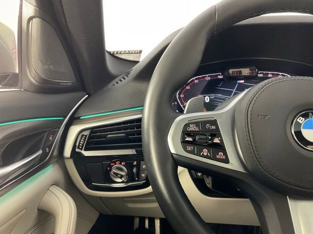 Used 2022 BMW 540i w/ Executive Package image 25