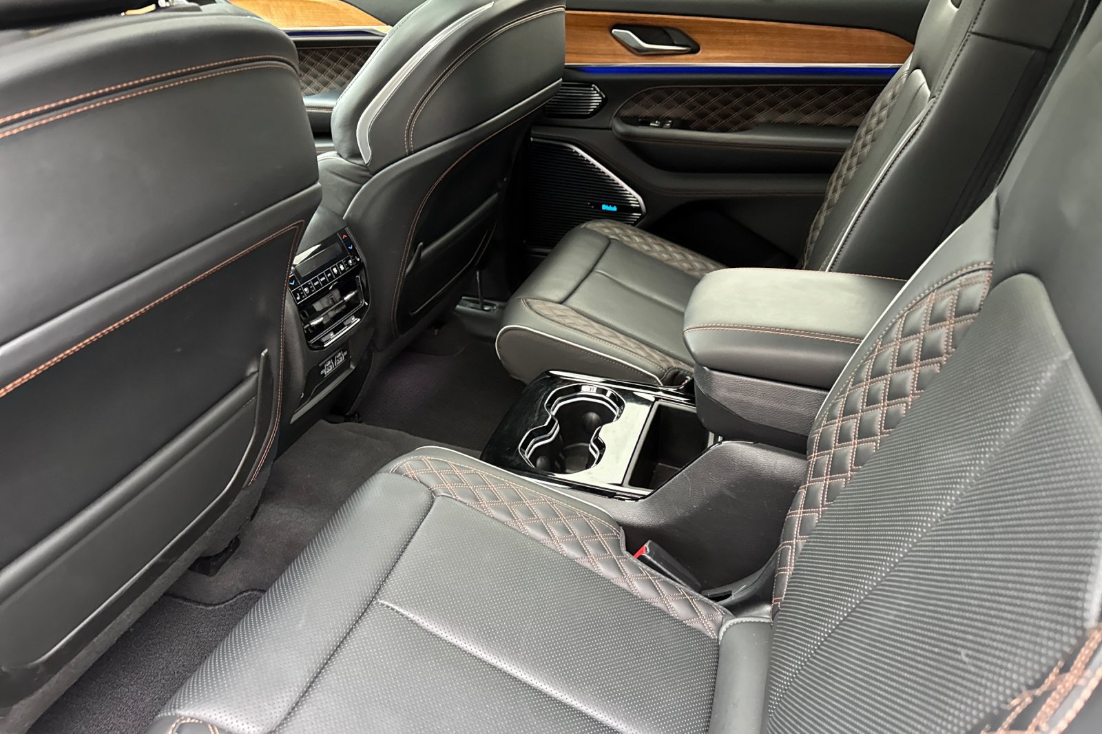 Used 2021 Jeep Grand Cherokee L Summit AWD/4WD image 12