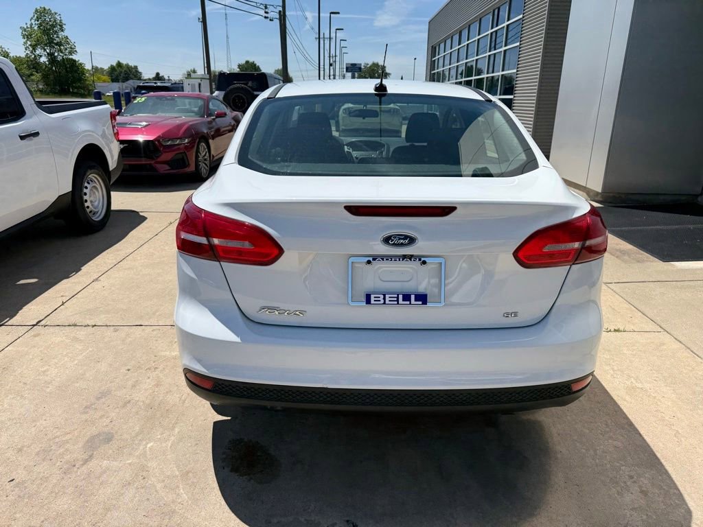 Certified 2018 Ford Focus SE FWD image 13