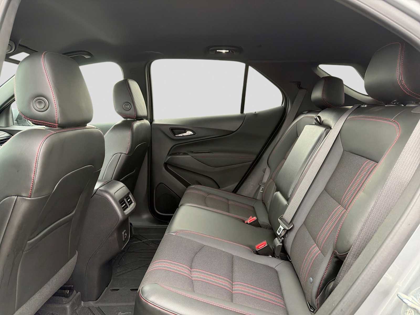 Used 2023 Chevrolet Equinox RS w/ LPO, Floor Liner Package AWD/4WD image 19
