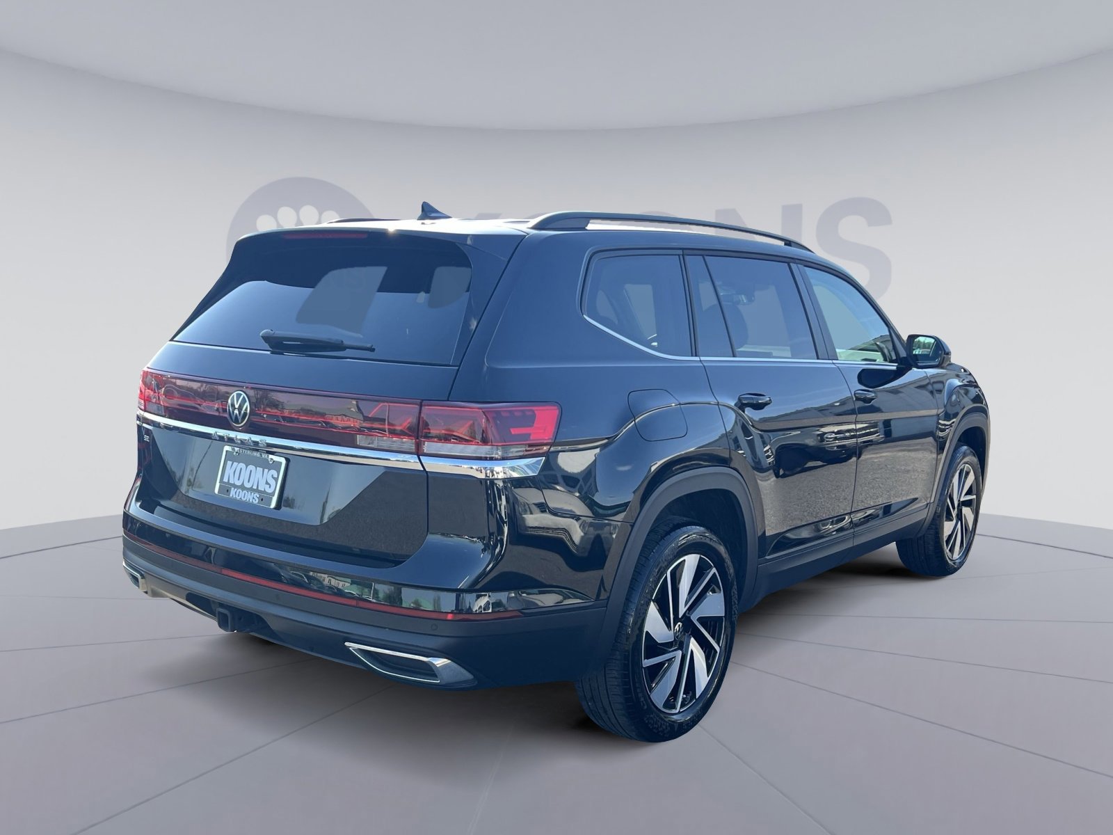 Used 2025 Volkswagen Atlas SE FWD image 10