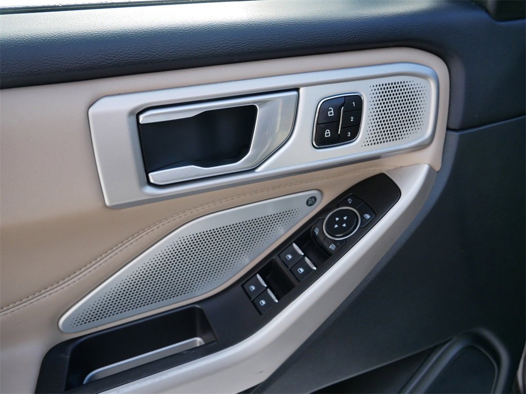 Certified 2023 Ford Explorer Limited w/ Limited Technology Package image 16