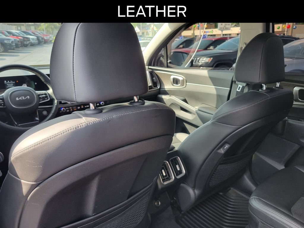 Used 2025 Kia Sorento X-Line EX AWD/4WD image 14