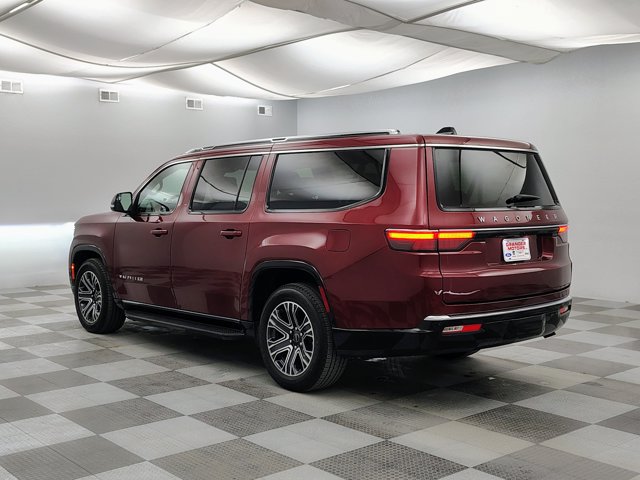Used 2025 Jeep Wagoneer L Series II AWD/4WD image 9