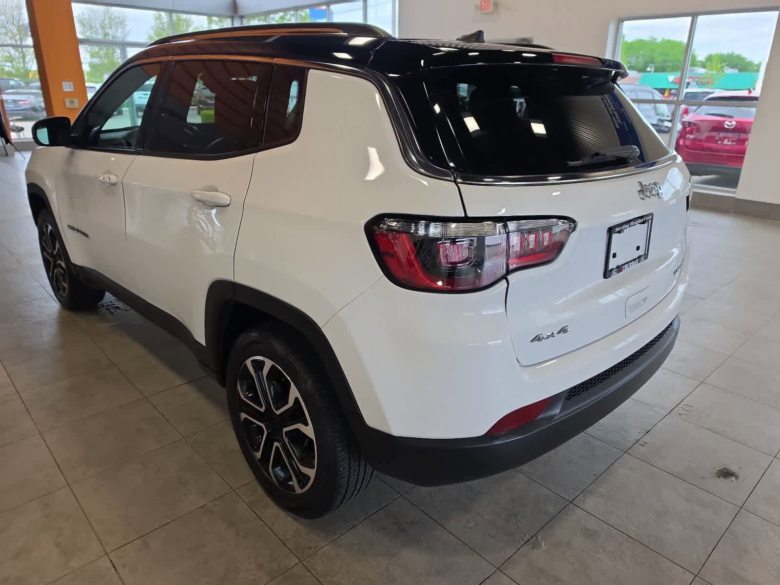 Used 2022 Jeep Compass Limited AWD/4WD image 11