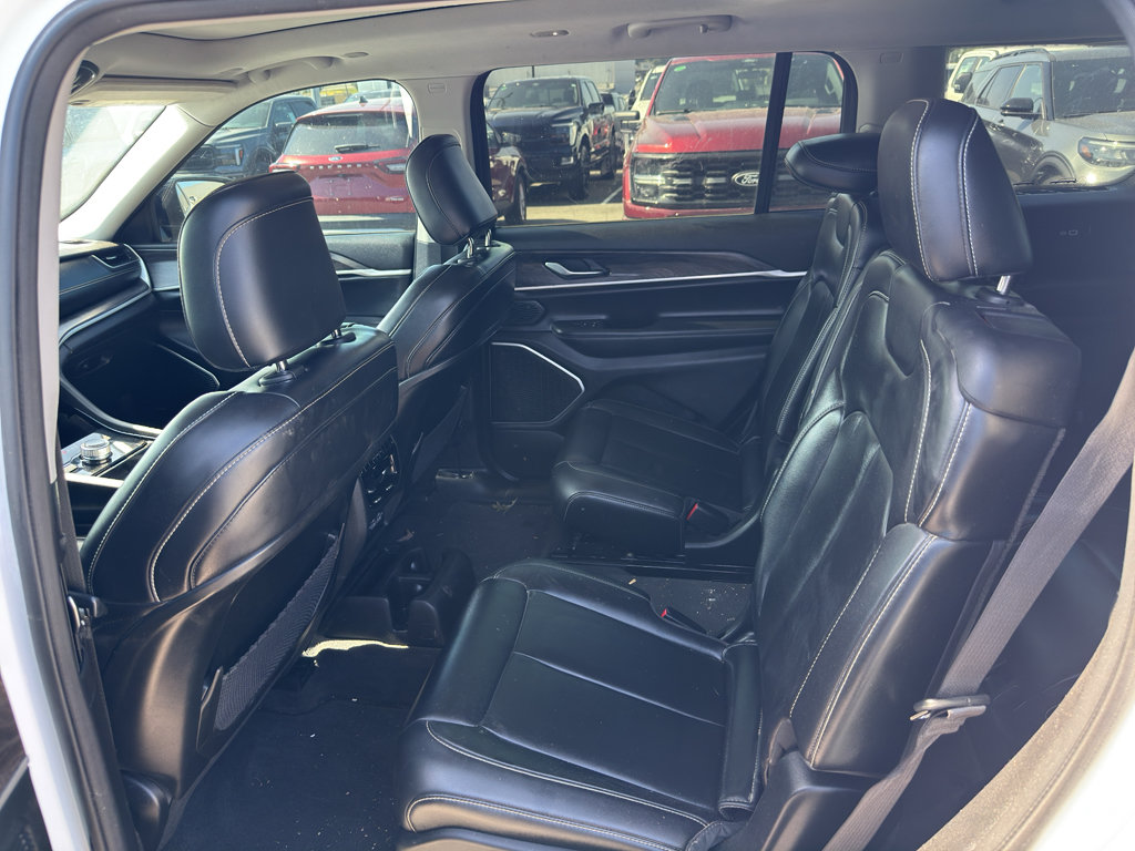 Used 2021 Jeep Grand Cherokee L Limited AWD/4WD image 9