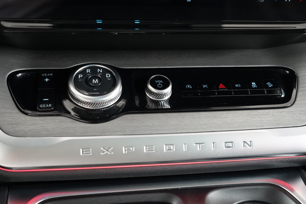 Certified 2025 Ford Expedition Max Platinum AWD/4WD image 28
