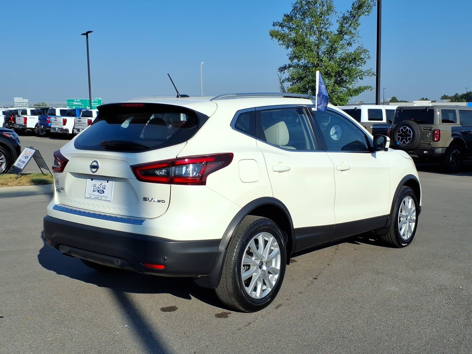 Used 2022 Nissan Rogue Sport SV w/ Technology Package AWD/4WD image 3