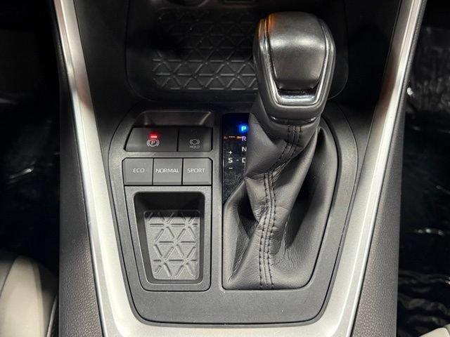 Used 2019 Toyota RAV4 XLE Premium FWD image 28