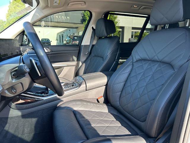 Used 2025 BMW X7 xDrive40i AWD/4WD image 13