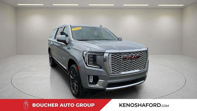 Used 2023 GMC Yukon XL Denali w/ Denali Reserve Package AWD/4WD image 3