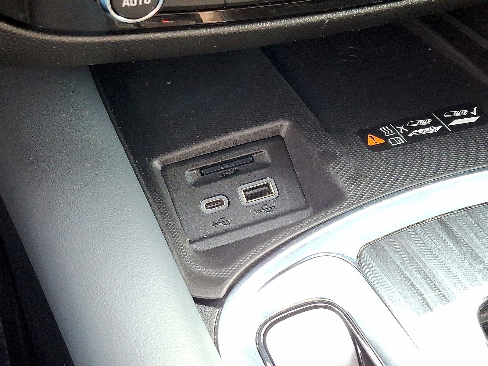 Used 2024 Buick Enclave Premium image 23