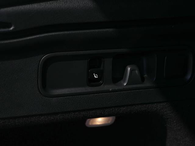 Used 2023 Mercedes-Benz GLC 300 4MATIC image 14