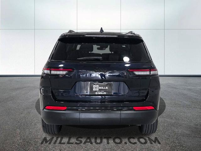 Used 2024 Jeep Grand Cherokee L Limited w/ Black Appearance Package AWD/4WD image 6