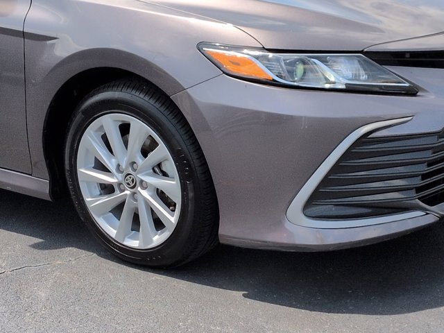 Used 2024 Toyota Camry LE FWD image 10