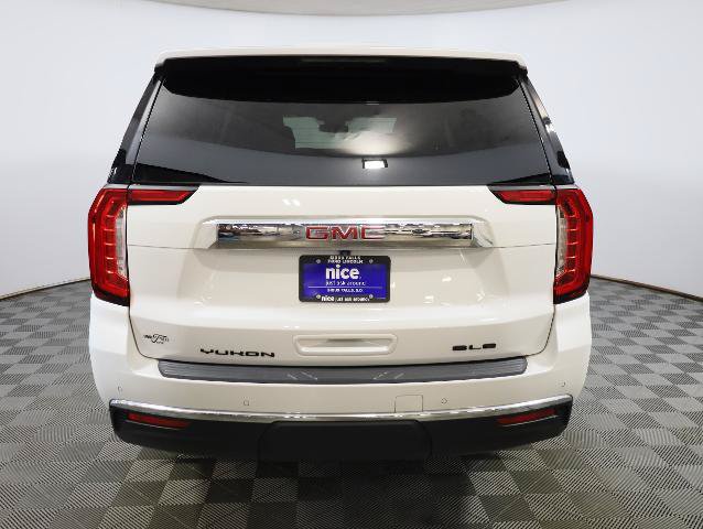 Used 2023 GMC Yukon XL SLT w/ SLT Premium Package AWD/4WD image 5