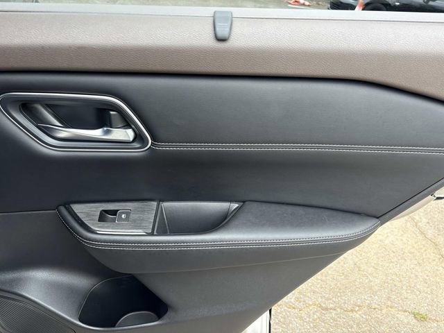 Used 2021 Nissan Rogue Platinum image 21