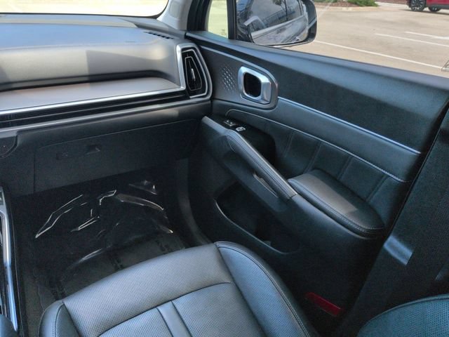 Used 2025 Kia Sorento SX FWD image 17