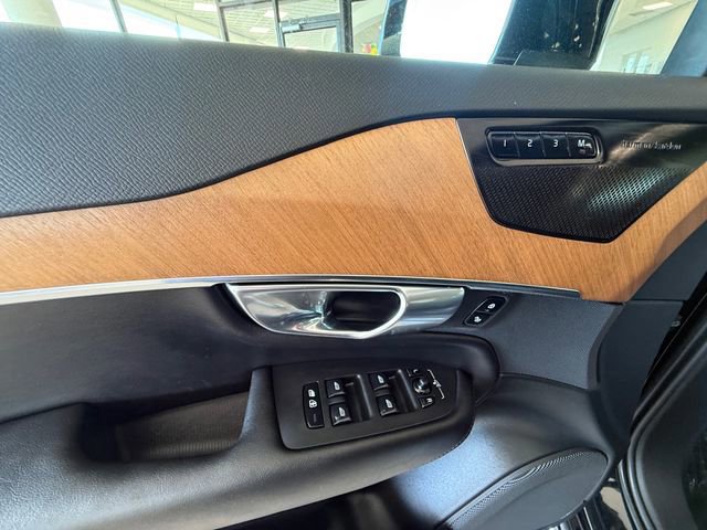 Used 2023 Volvo XC90 B6 Plus w/ Protection Package Premier AWD/4WD image 11