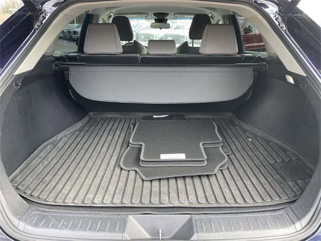 Used 2021 Toyota Venza LE image 32