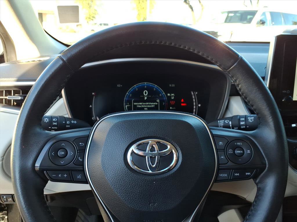 Used 2023 Toyota Corolla Cross XLE image 17