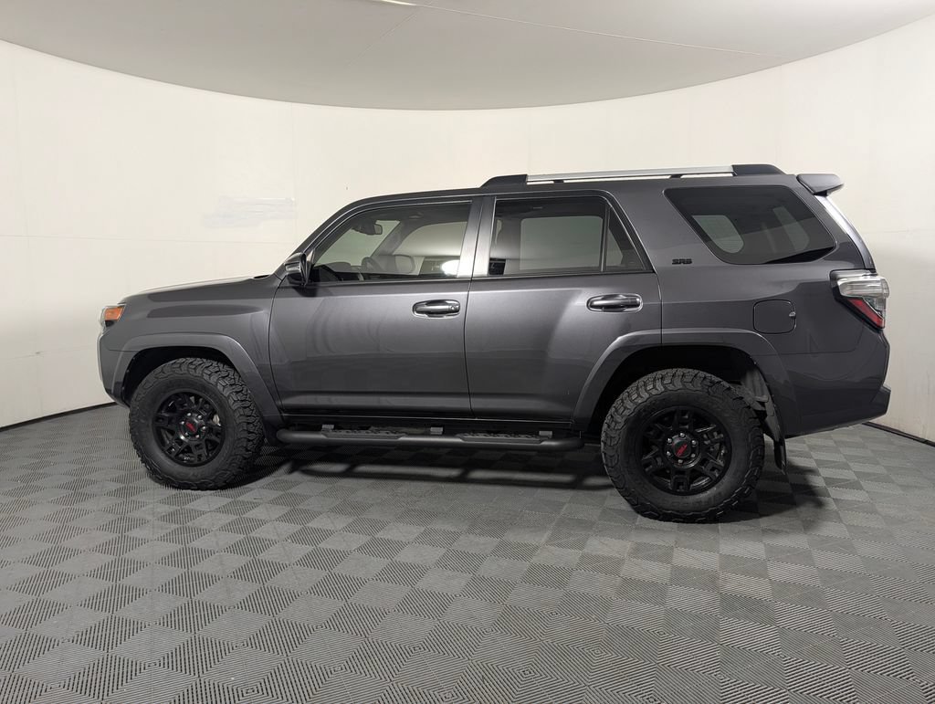 Used 2021 Toyota 4Runner SR5 Premium w/ Moonroof Package AWD/4WD image 5