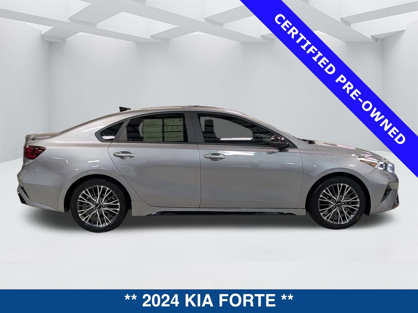 Used 2024 Kia Forte GT-Line w/ GT-Line Premium Package image 5