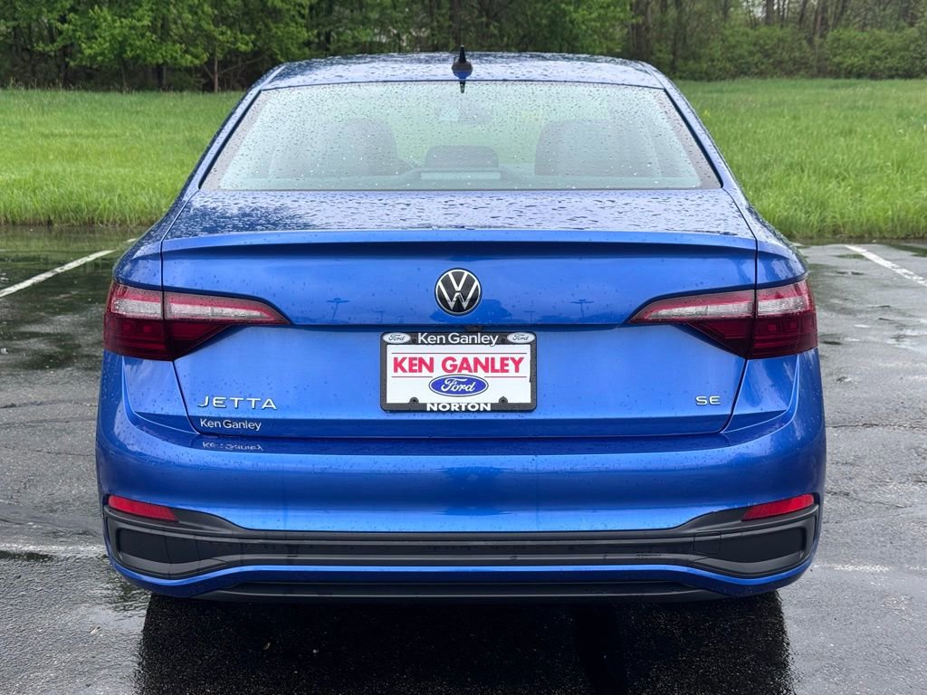 Used 2023 Volkswagen Jetta SE FWD image 10