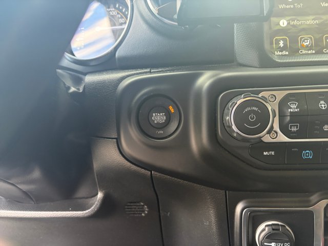 Used 2023 Jeep Wrangler Unlimited Sahara w/ Dual Top Group AWD/4WD image 30