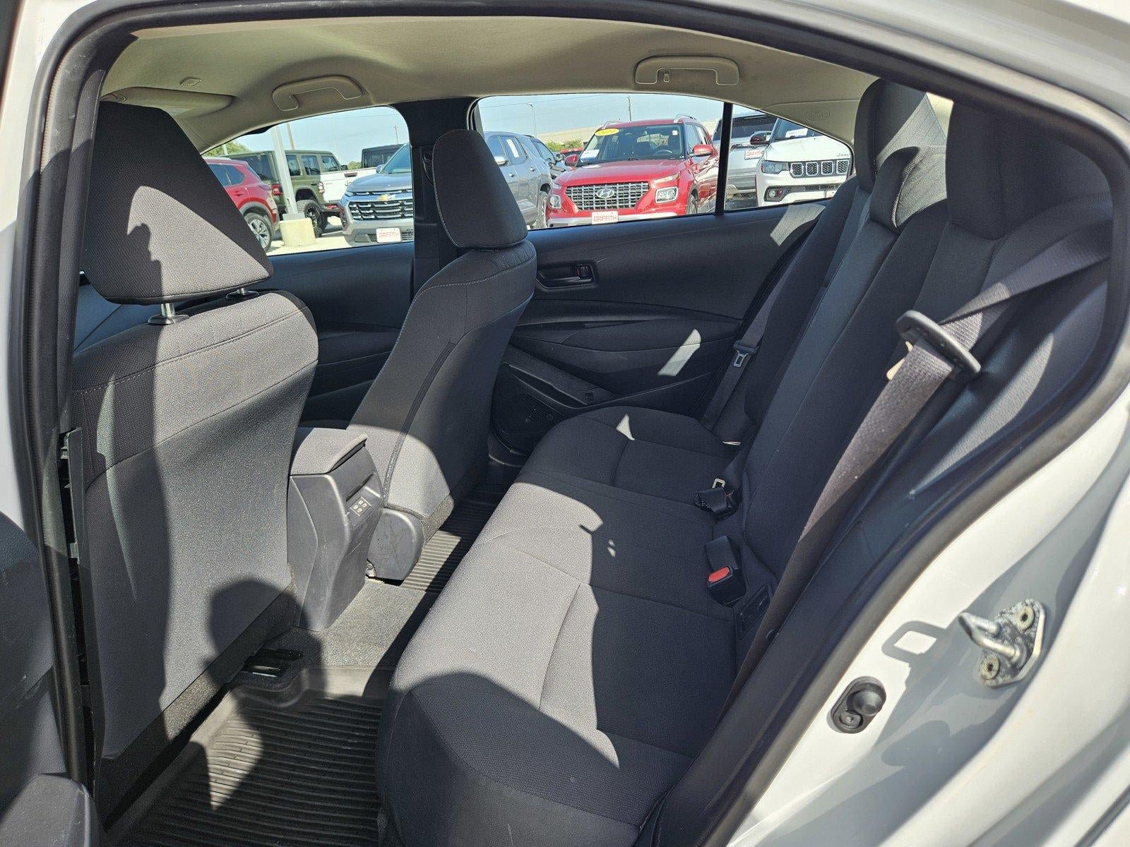 Used 2025 Toyota Corolla LE FWD image 9