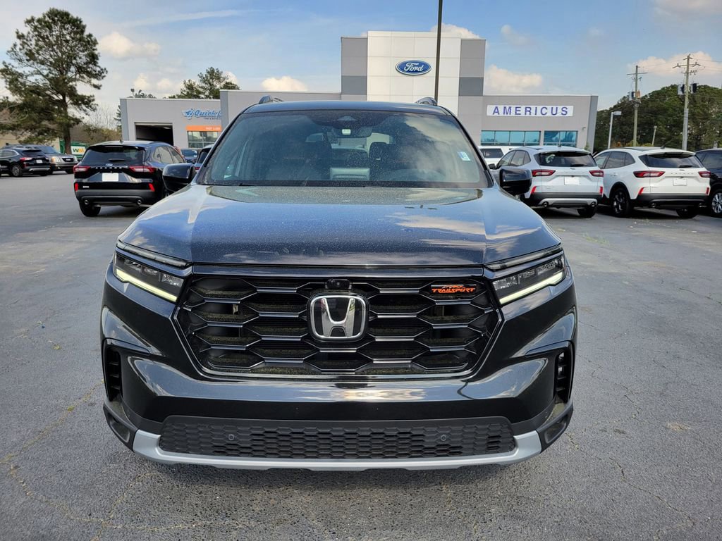 Used 2025 Honda Pilot TrailSport image 8