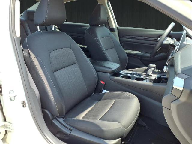 Used 2024 Nissan Altima 2.5 SV FWD image 15