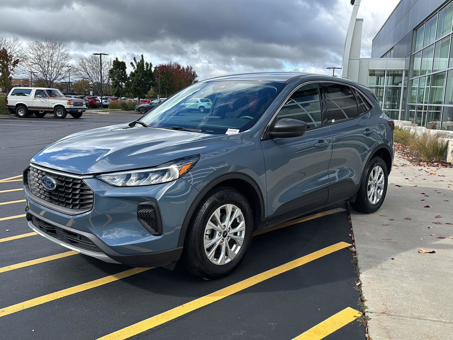 Certified 2023 Ford Escape Active AWD/4WD image 8