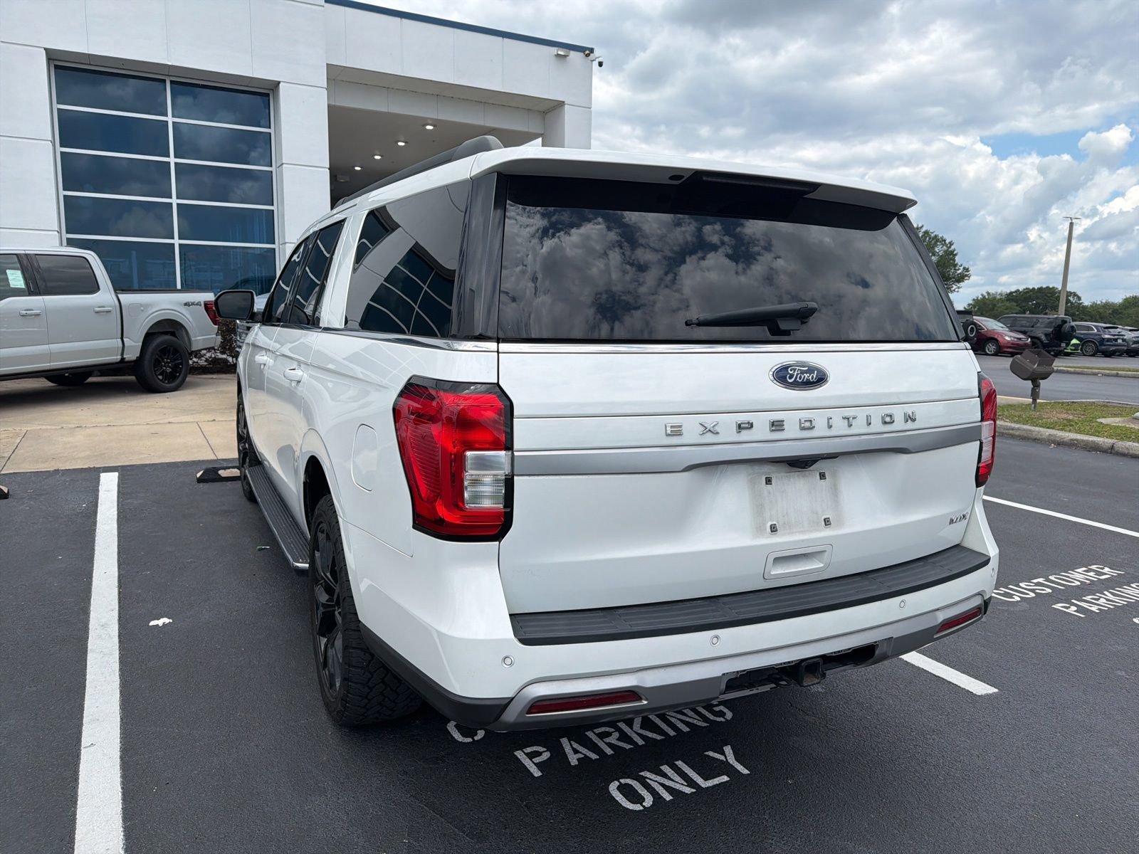 Certified 2022 Ford Expedition Max XLT RWD image 11