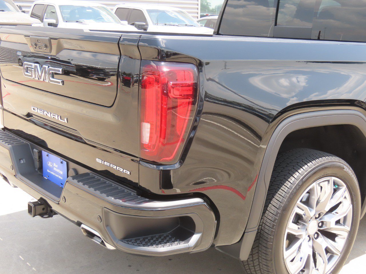 Used 2025 GMC Sierra 1500 Denali w/ Denali Reserve Package AWD/4WD image 10