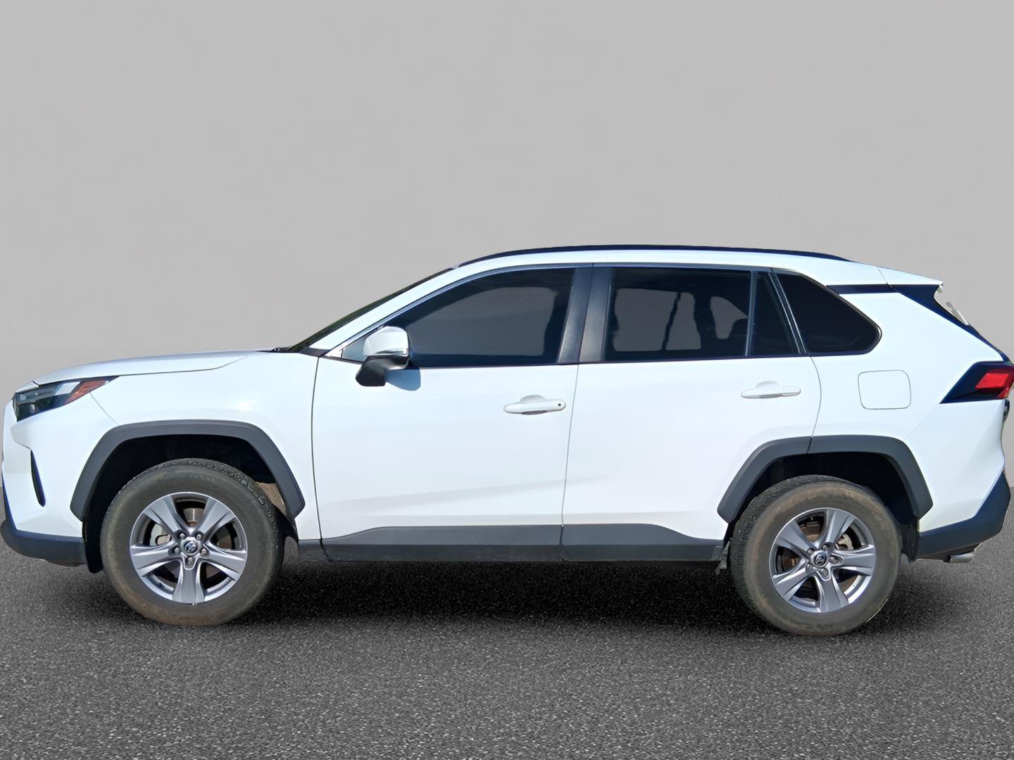 Used 2022 Toyota RAV4 XLE AWD/4WD image 1