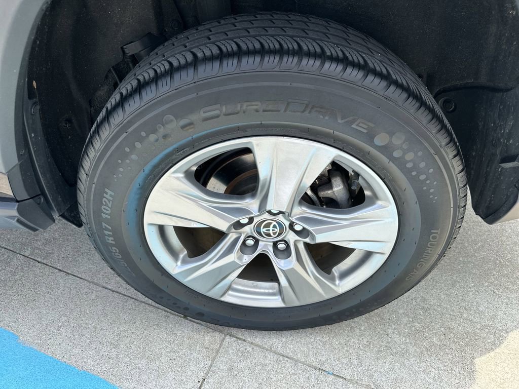 Used 2023 Toyota RAV4 XLE image 6