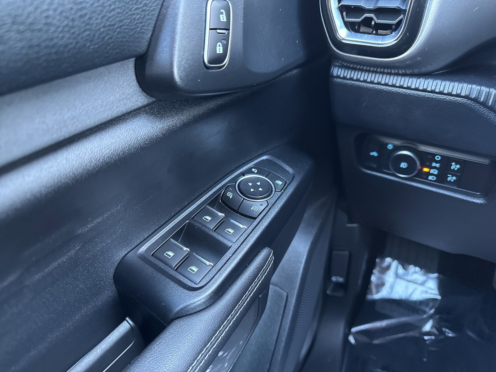 Certified 2024 Ford Ranger XLT w/ Equipment Group 301A High image 29