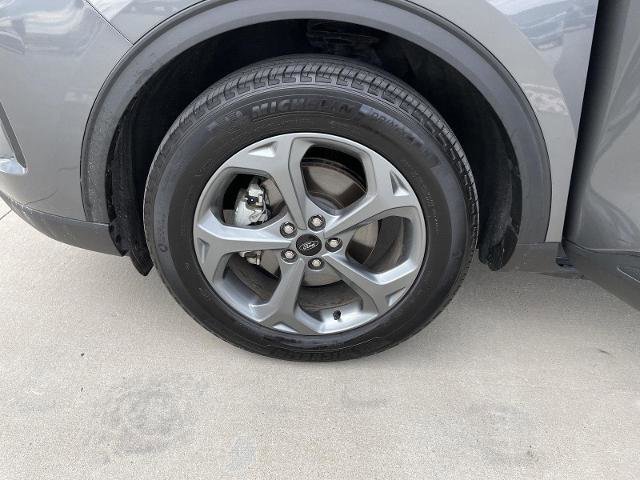 Certified 2025 Ford Escape ST-Line AWD/4WD image 10