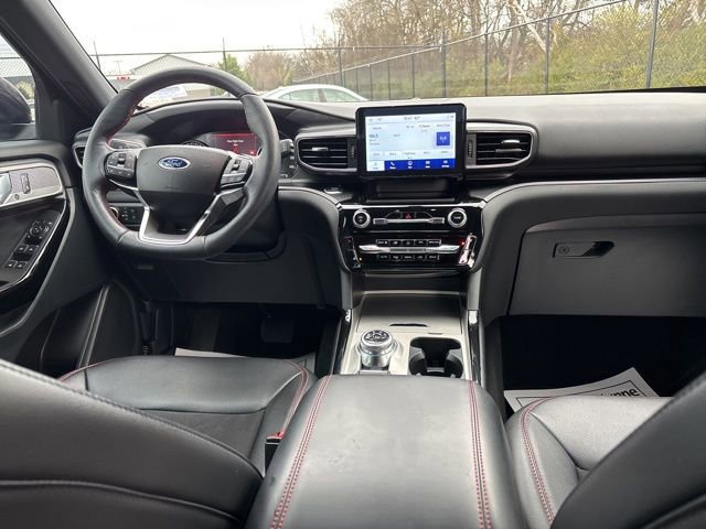 Certified 2024 Ford Explorer ST-Line w/ Class IV Trailer Tow Package image 9