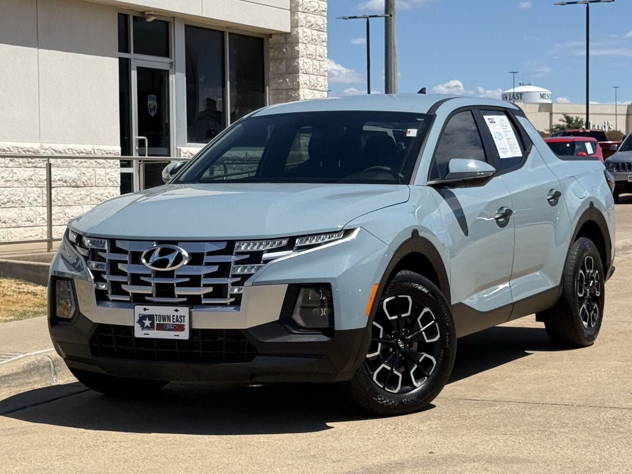 Used 2024 Hyundai Santa Cruz SEL AWD/4WD image 2