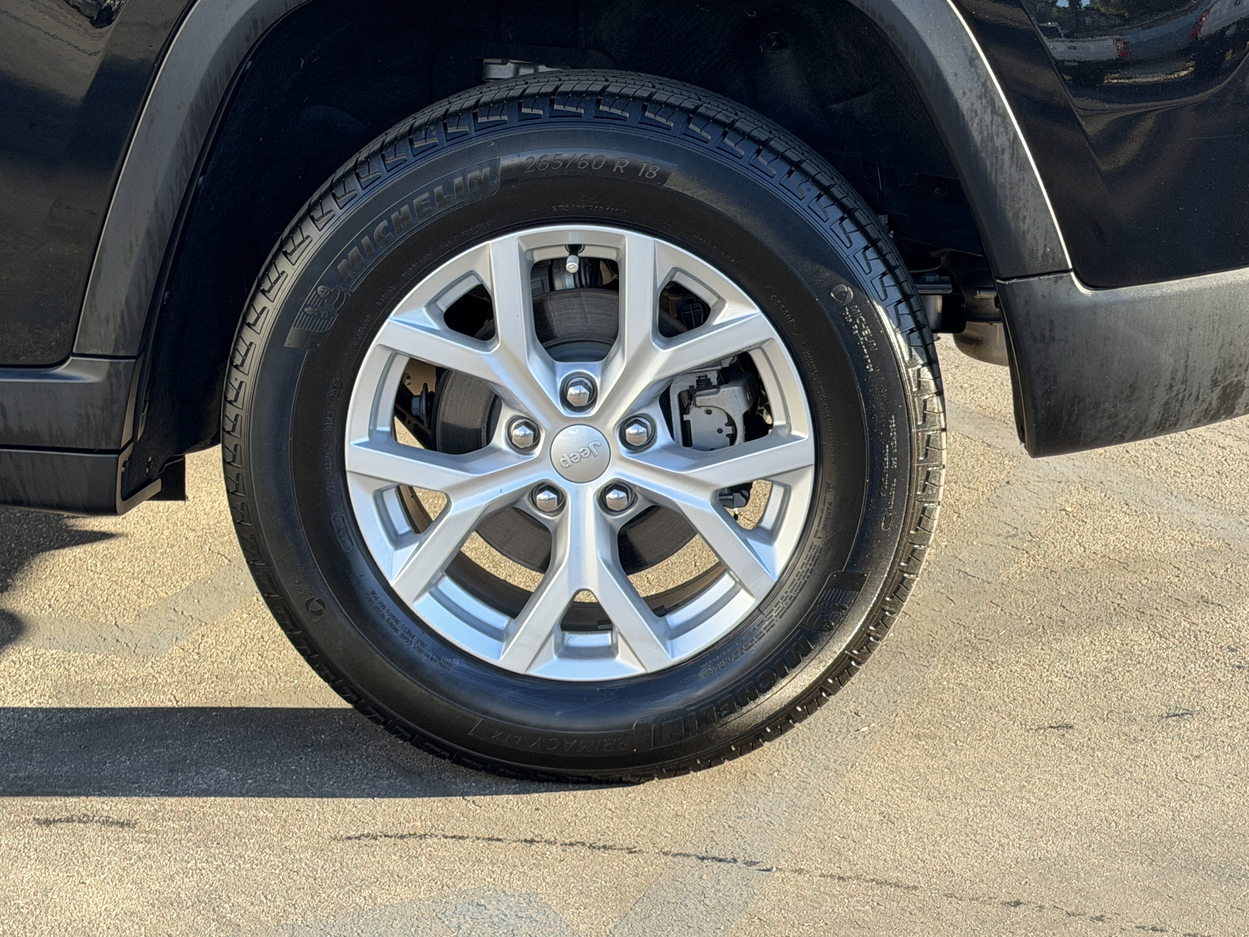 Used 2023 Jeep Grand Cherokee Limited image 10