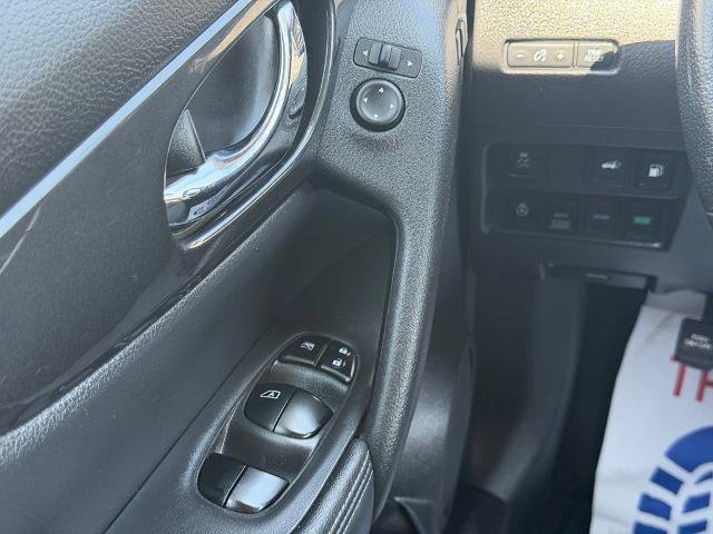 Used 2018 Nissan Rogue SV w/ Premium Package AWD/4WD image 19