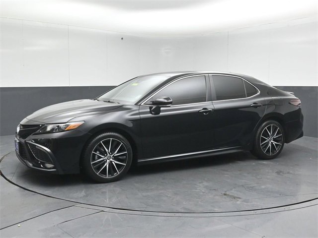 Used 2024 Toyota Camry SE image 4